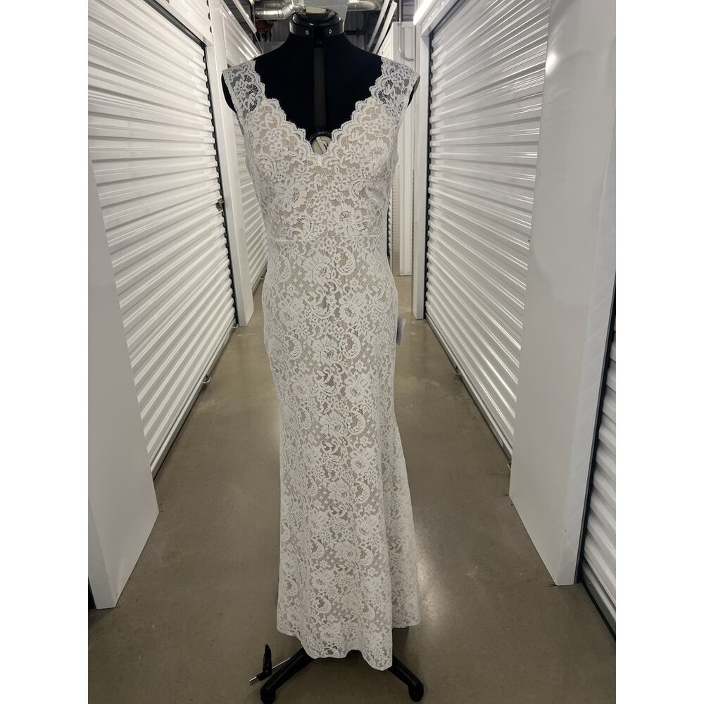 Lulus Wedding Dress Small VNeck Mermaid Lace White Nude Sleeveless Size S